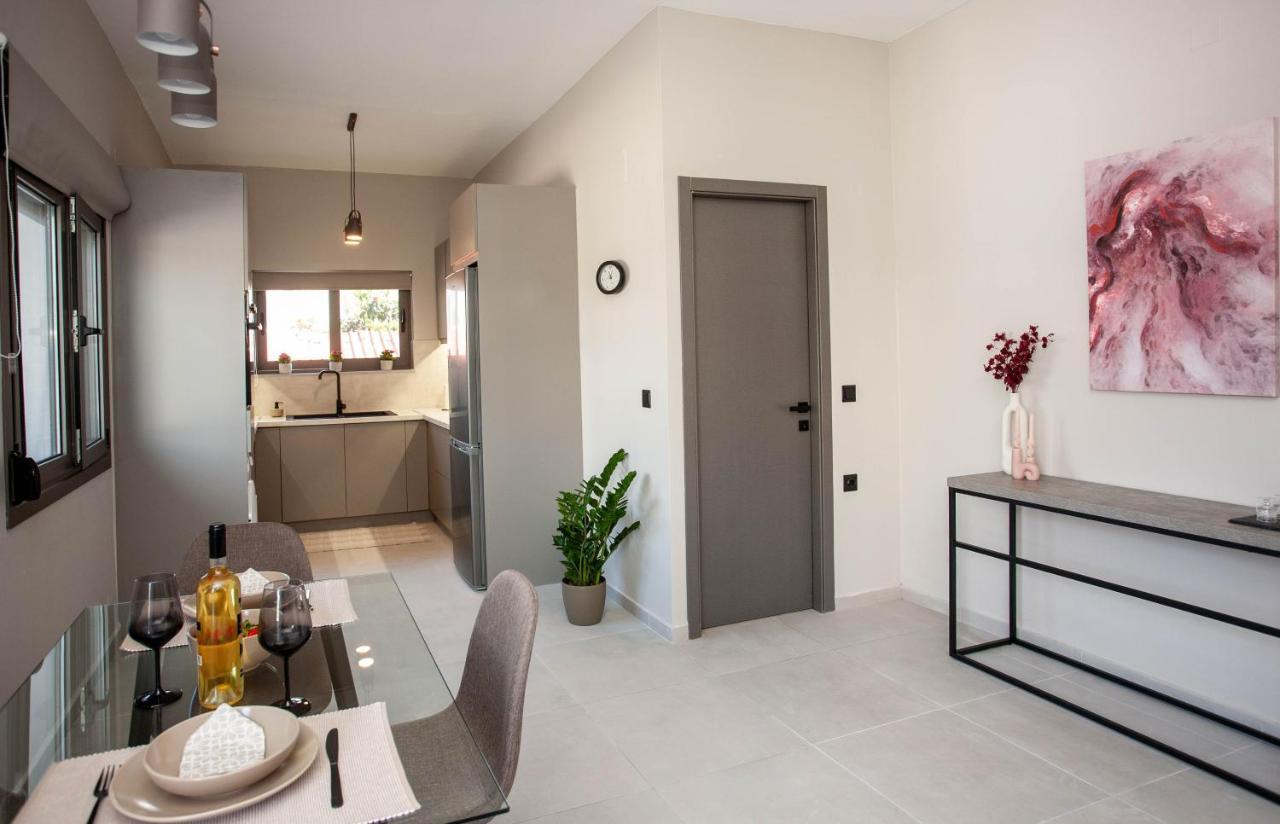 Makel Apartment Chrissi Akti Chania Exterior foto