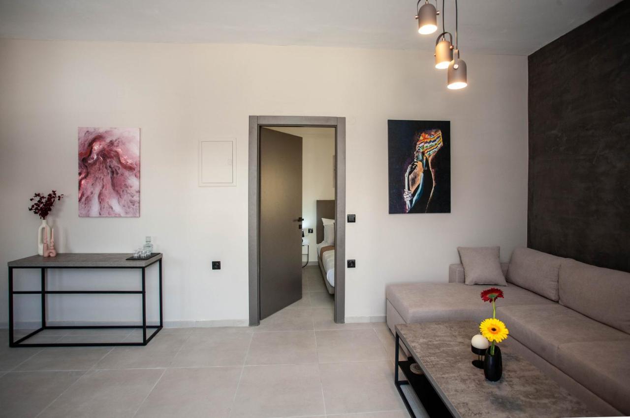 Makel Apartment Chrissi Akti Chania Exterior foto